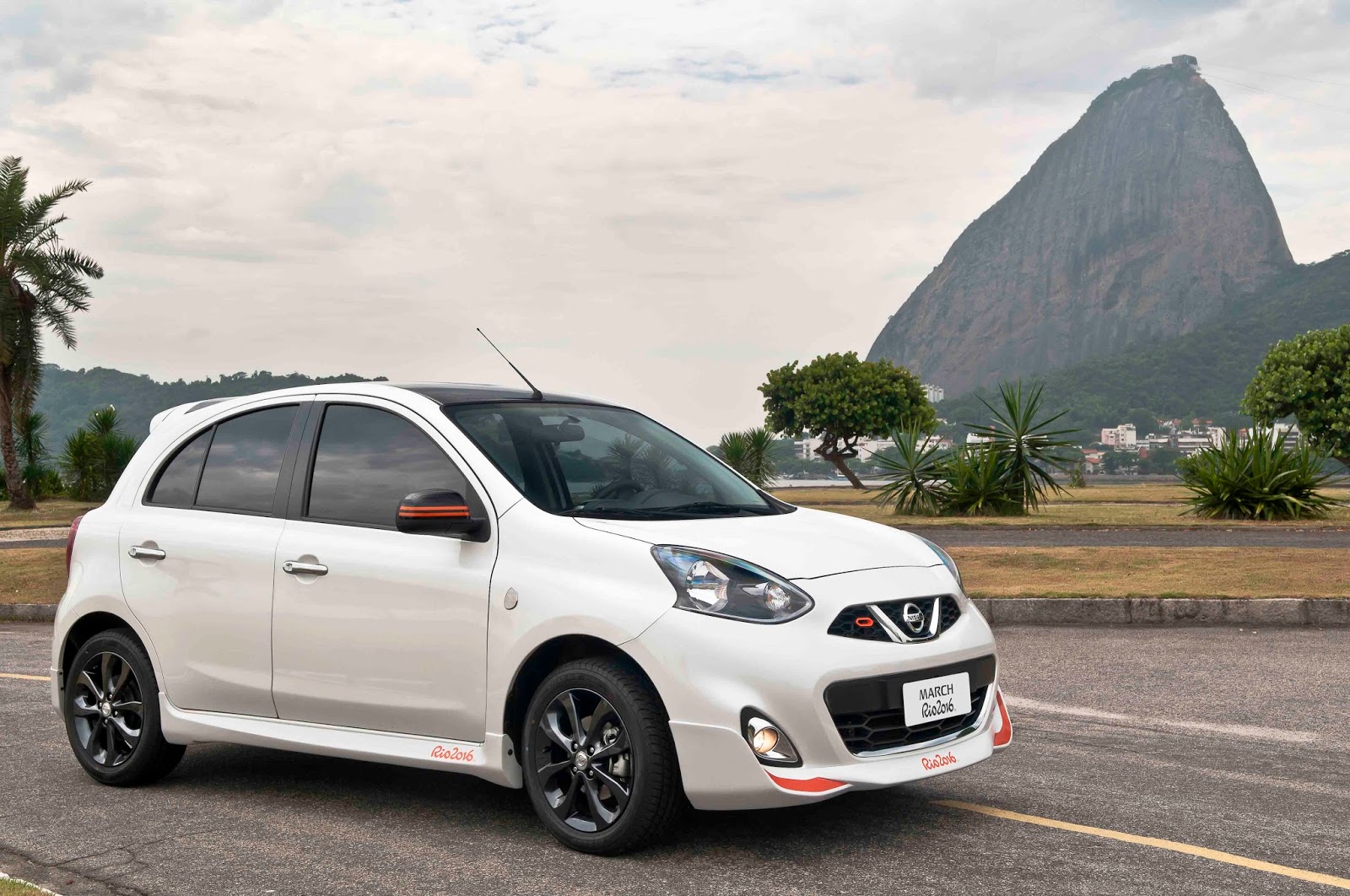 Nissan March 2016